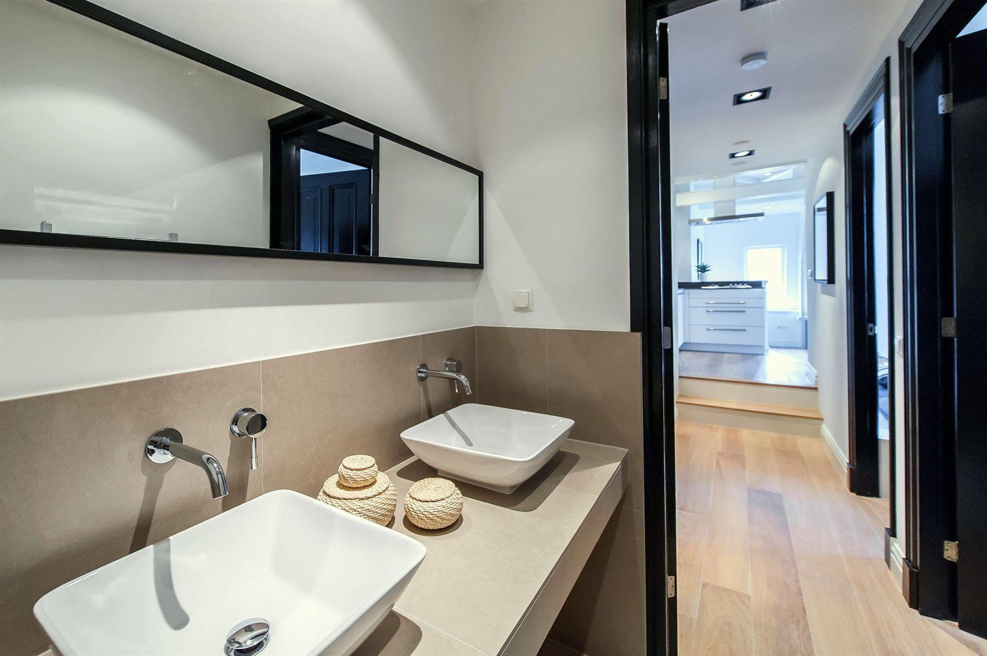 Short Stay Group Tropen Serviced Apartments Амстердам Экстерьер фото